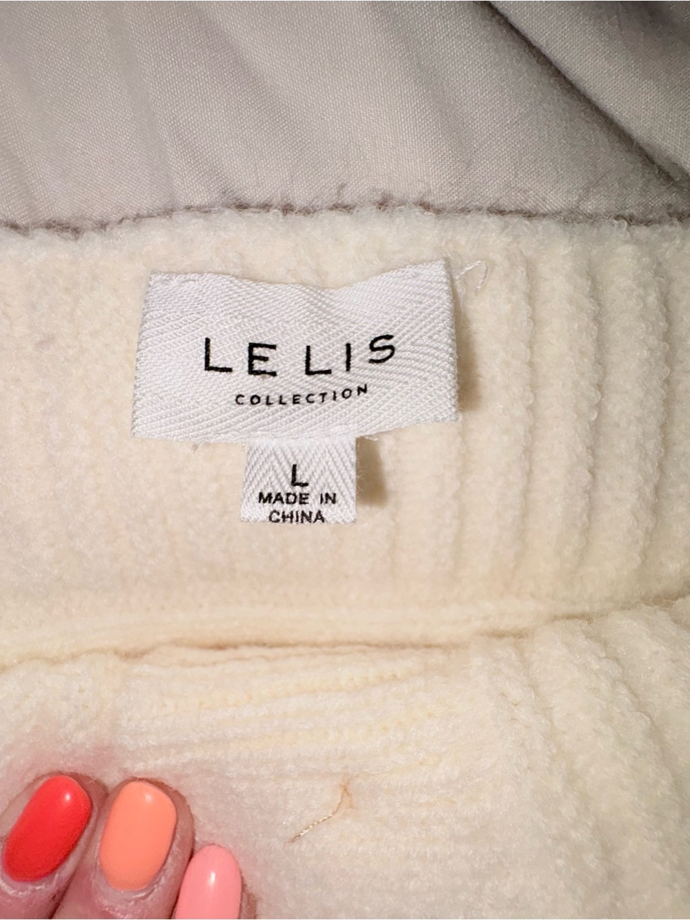Le Lis Cream Off-the-Shoulder Cropped Cable Knit Sweater - Picture 4 of 8